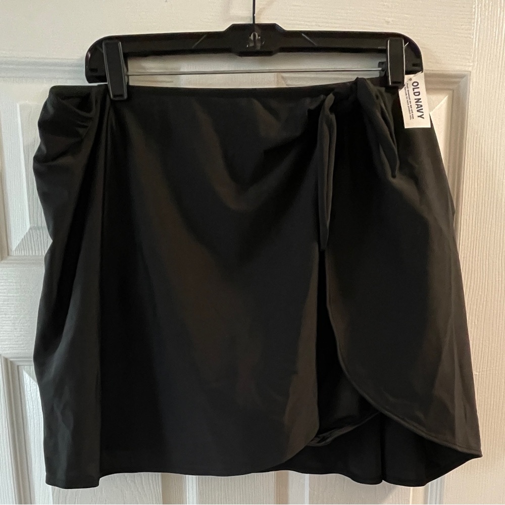 Old Navy swim skirt. 3X. Black. NWT. 🖤You’ll love it!🖤